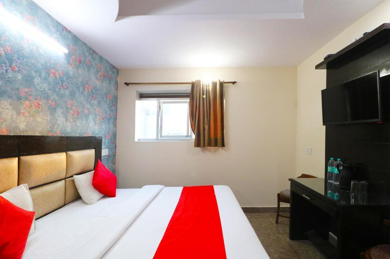 Hotel Westend Holiday Home 5 Mint From Nizamuddin Railway Station Neu-Delhi Exterior foto