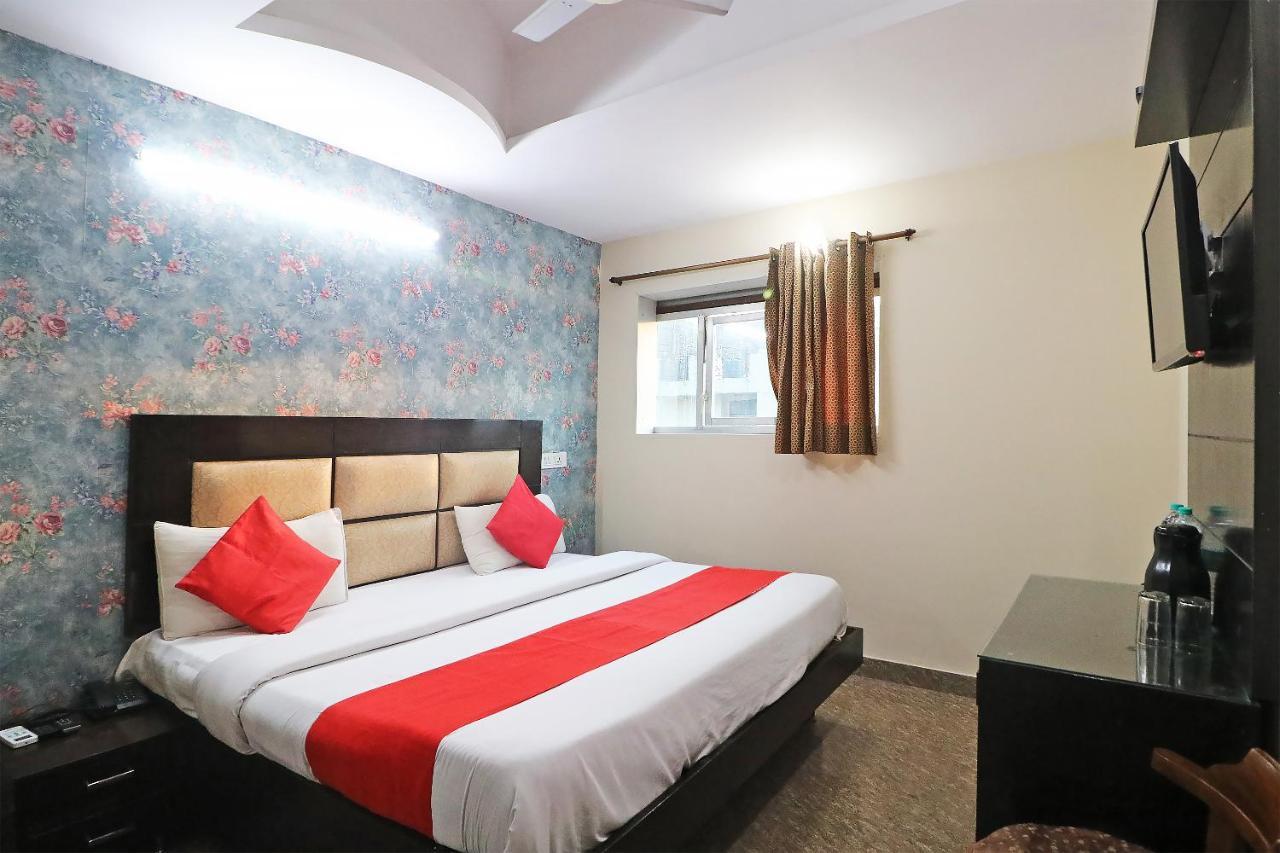 Hotel Westend Holiday Home 5 Mint From Nizamuddin Railway Station Neu-Delhi Exterior foto
