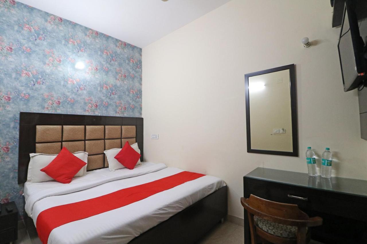 Hotel Westend Holiday Home 5 Mint From Nizamuddin Railway Station Neu-Delhi Exterior foto