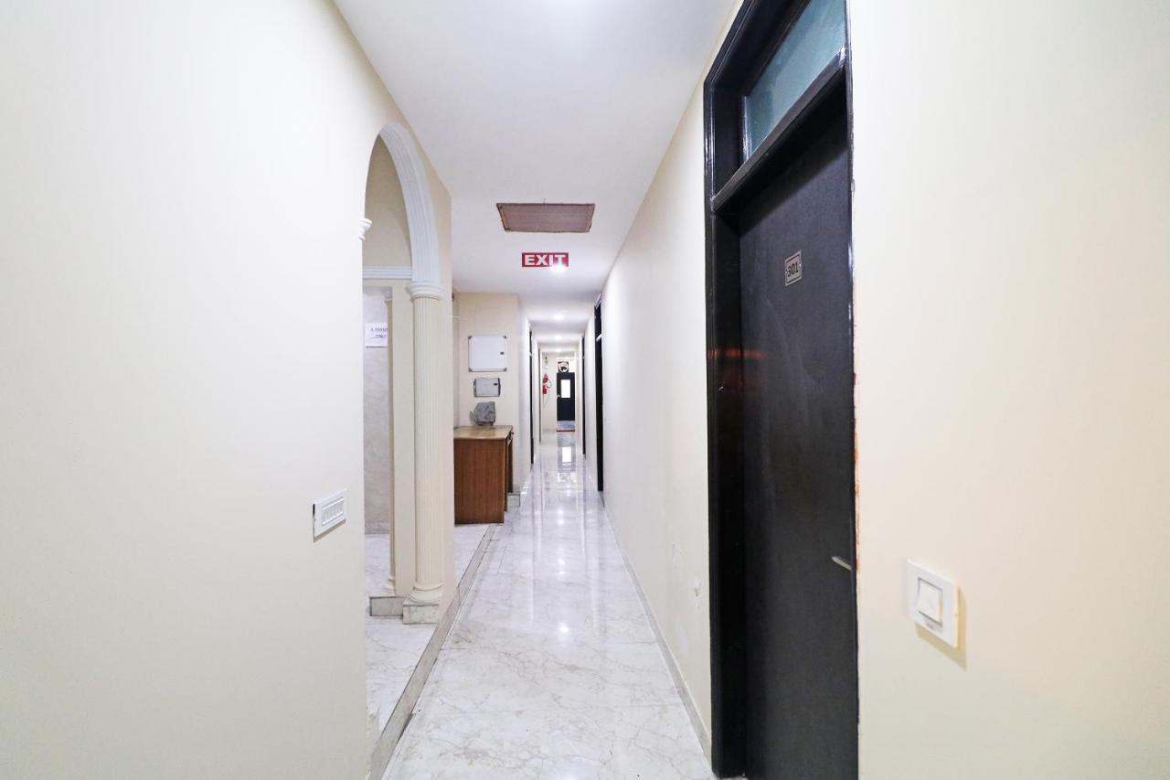 Hotel Westend Holiday Home 5 Mint From Nizamuddin Railway Station Neu-Delhi Exterior foto