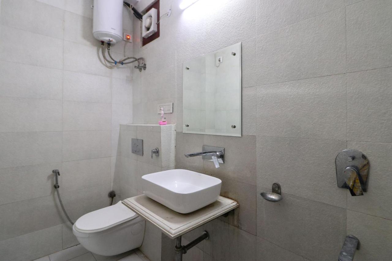 Hotel Westend Holiday Home 5 Mint From Nizamuddin Railway Station Neu-Delhi Exterior foto