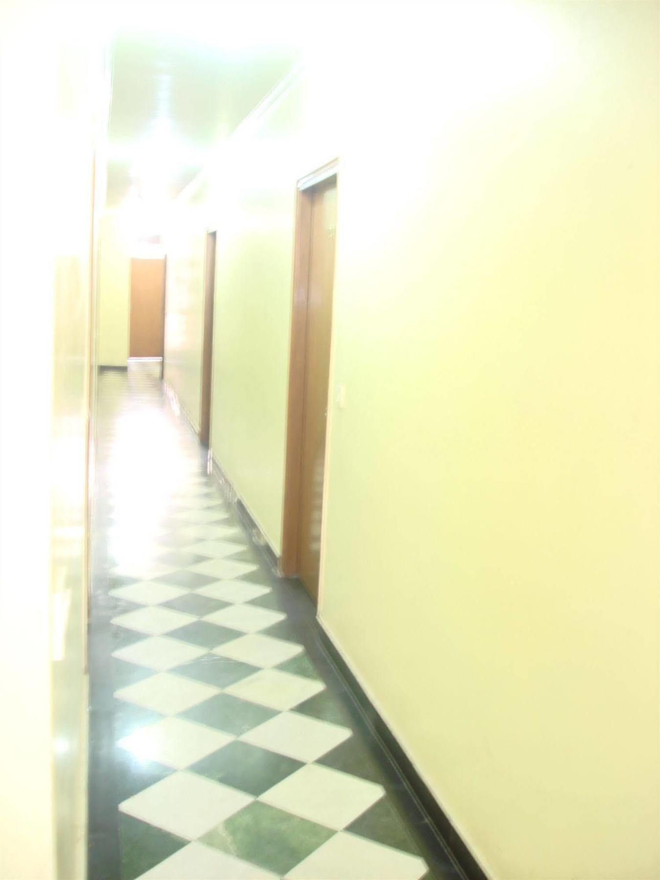 Hotel Westend Holiday Home 5 Mint From Nizamuddin Railway Station Neu-Delhi Exterior foto